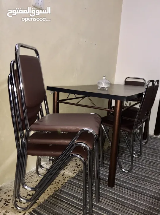 كراسي سفرة او برنده