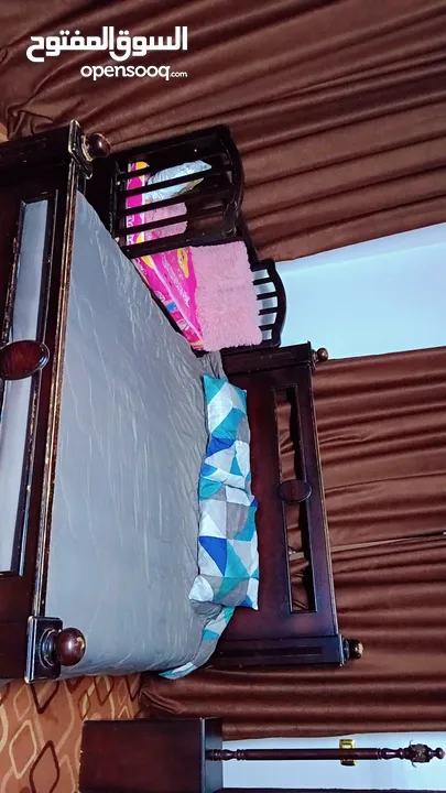 غرفة نوم خشب لاتيه مستعملة