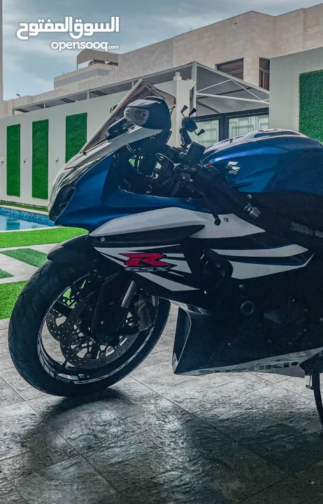 للبيع Suzuki Gsxr1000 موديل 2014 بحالة ممتازة جدً