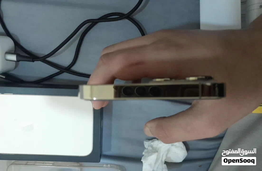 ايفون للبيع