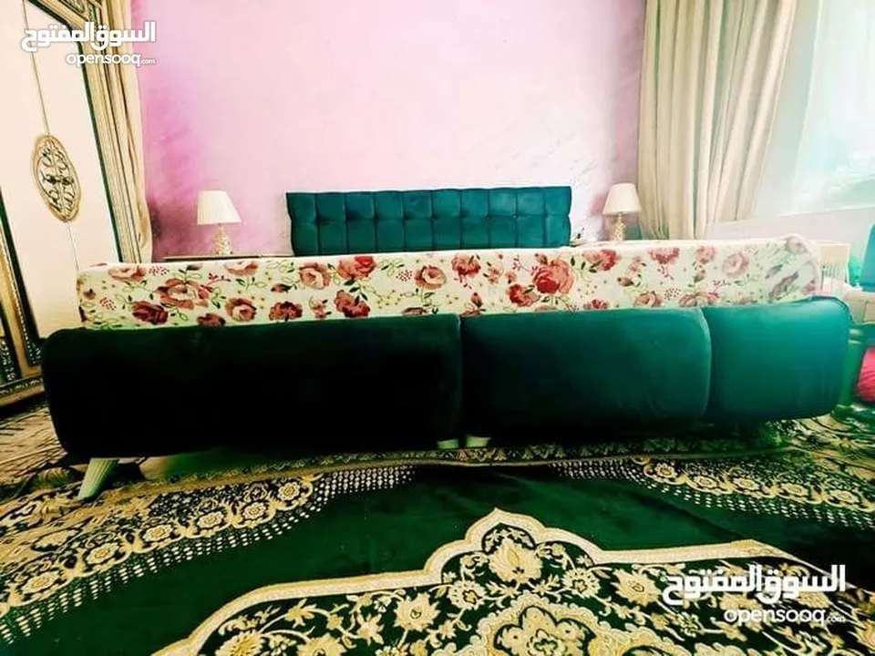 غرفه نوم حديثه بحاله ممتازه