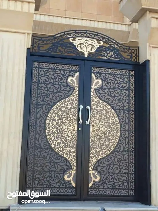 باب حديد لليزر