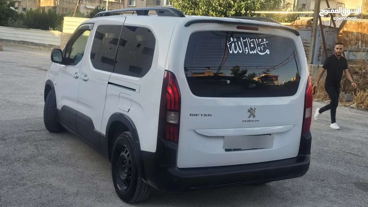 بيجو ريفتر 2023 رخصة ترخيص وتامين ل شهر 6/2026 تامين شامل  امكانية البيع دفعة وشكات مش ناقصها اشي فل