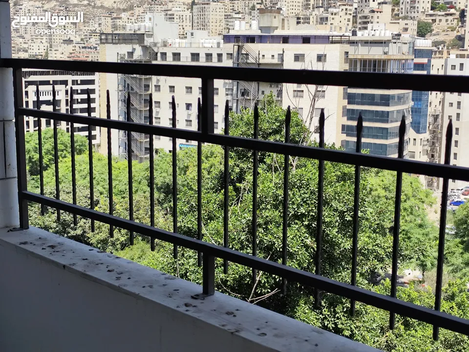 تأجير شقة غير مفروشة
