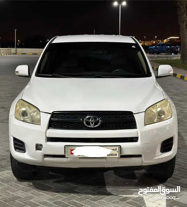 Toyota rav4 model 2011 neat and clean car