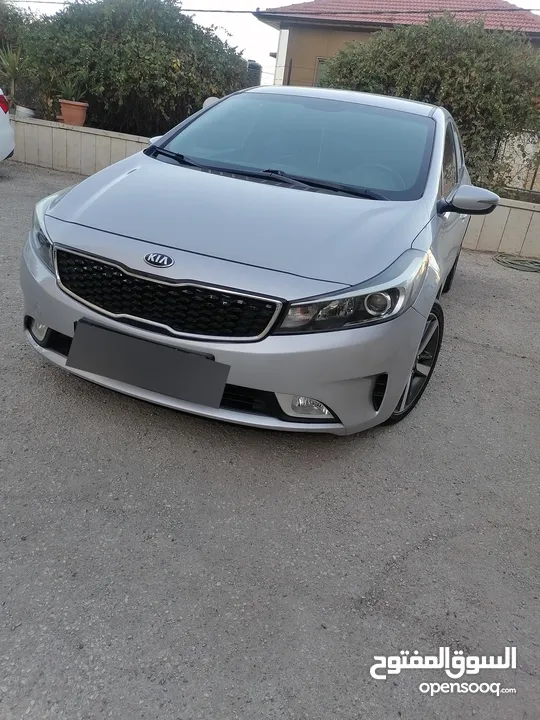 كيا K3 /ماتور 1600 / فحص نخب /اتوماتيك / سولار / اقتصاديه جدا غنيه عن التعريف