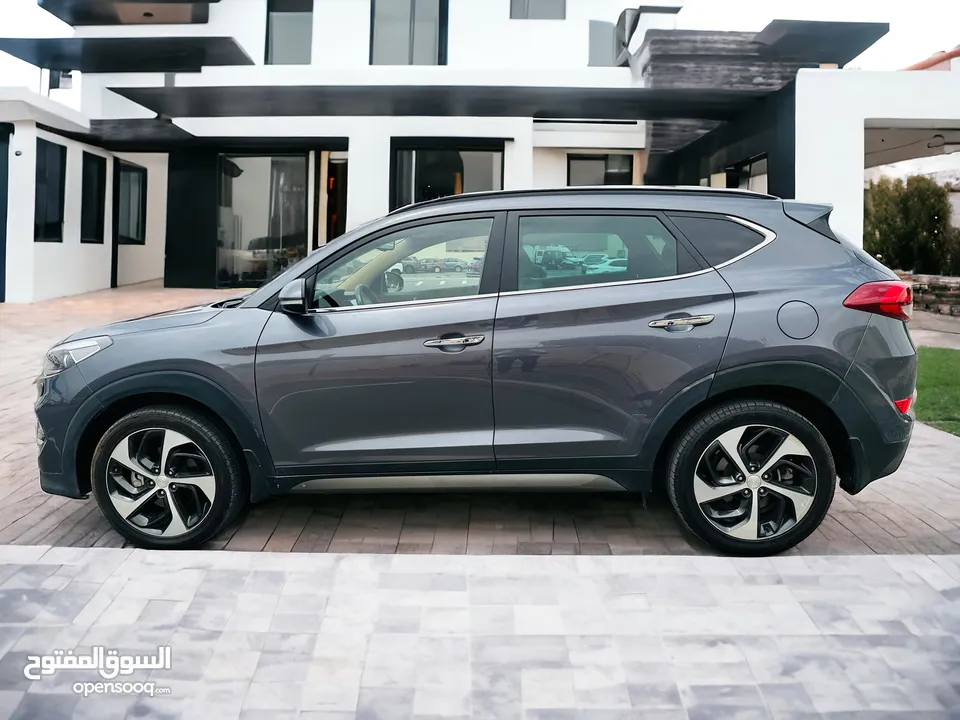 AED1,070 PM  HYUNDAI TUCSON 2016 2.4L GDi 4WD  FSH  GCC  WELL MAINTAINED