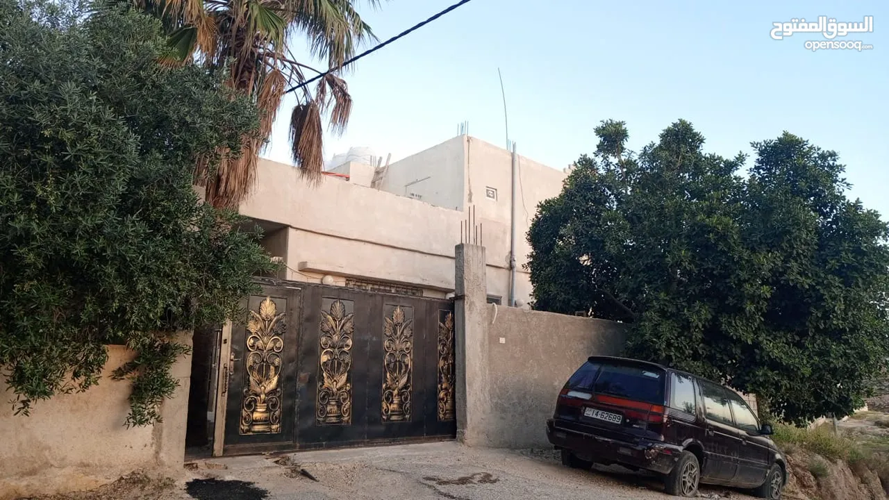 بيت طابقين للبيع في منطقة النبي هود