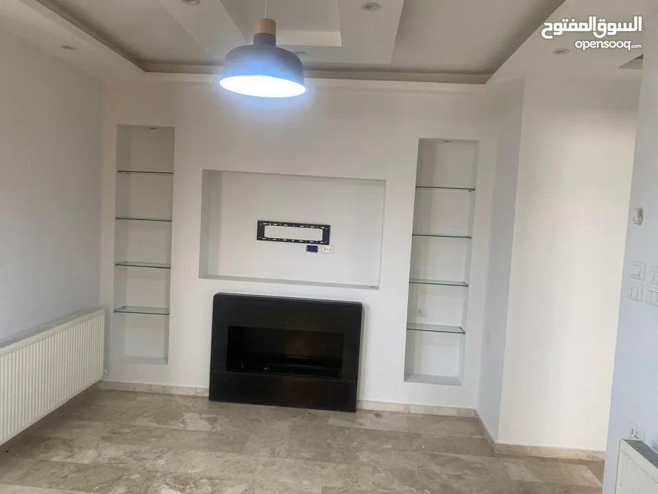 شقة فارغة للبيع او للإيجار في حي الصحابة - ref: 14582