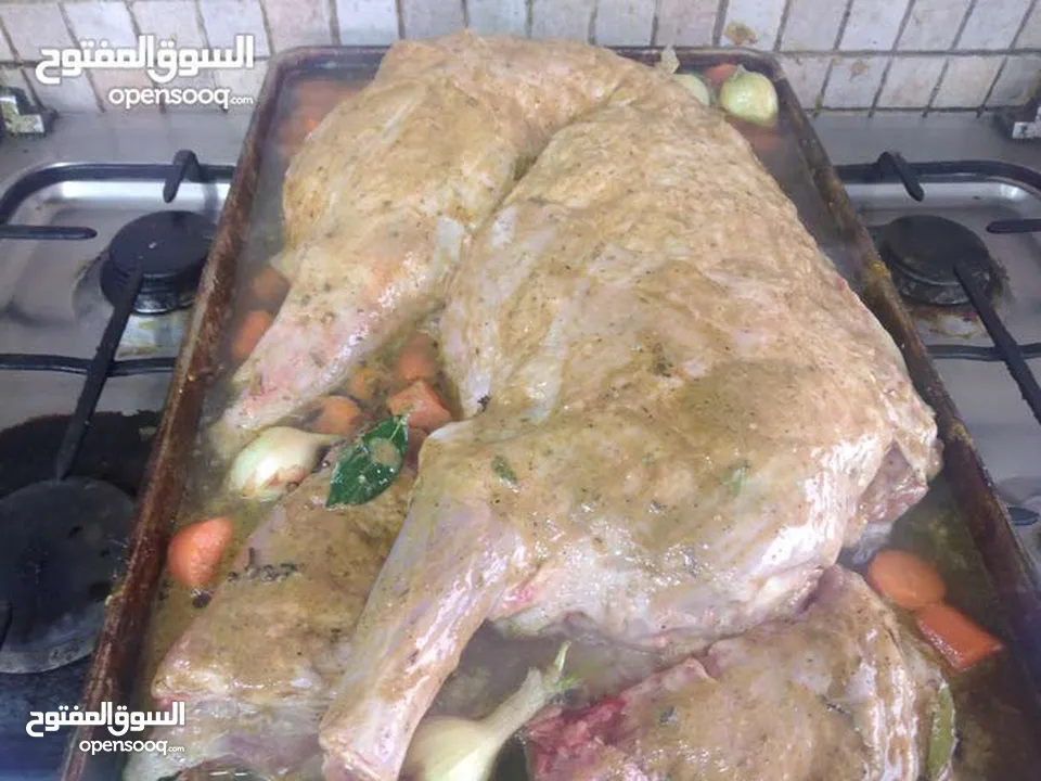 شيف طباخ شرقي وغربي وسلطات ابحث عن عمل خبره في الاكل العربي والسلطات خبره في الفندق وشركه