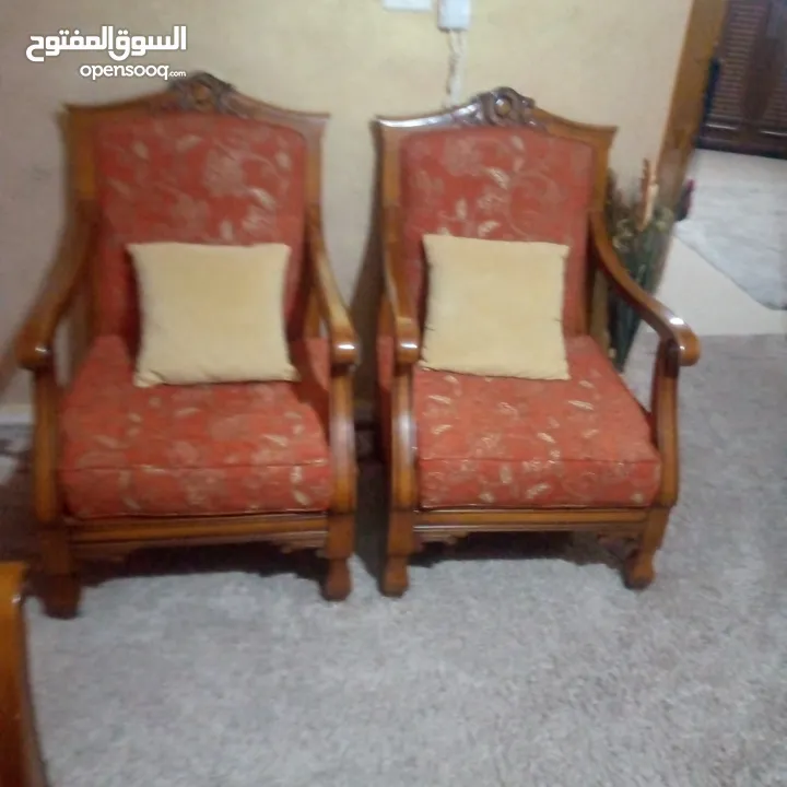 طقم كنب تسع مقاعد تفصيل مع طربيزات ثقيل