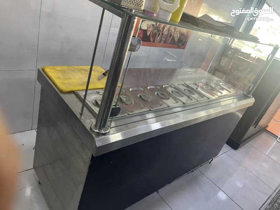 معدات مطعم كاملة بحالة ممتازة وبسعر مناسب