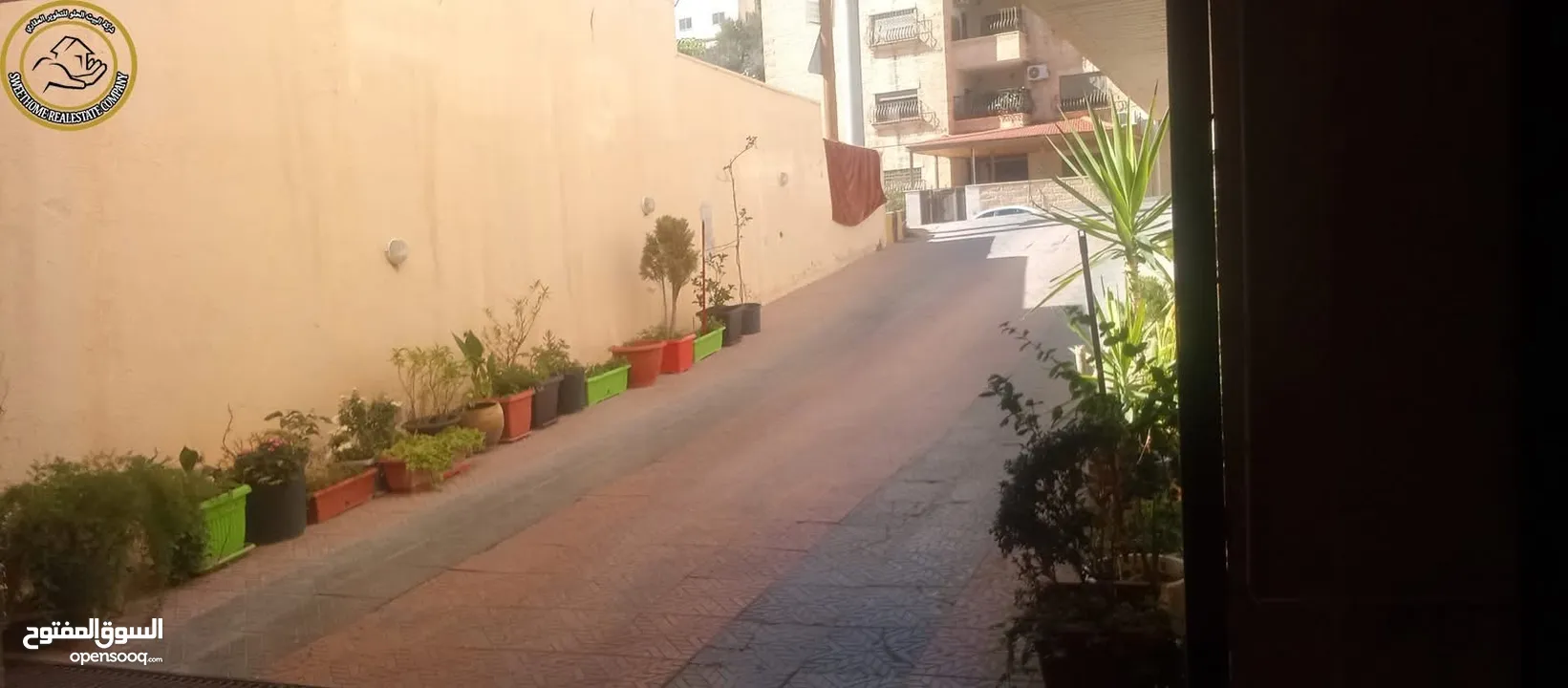 شقة مميزة للبيع بأجمل مناطق الكرسي - قرب المخابرات 210م تشطيب سوبر ديلوكس بسعر مغري