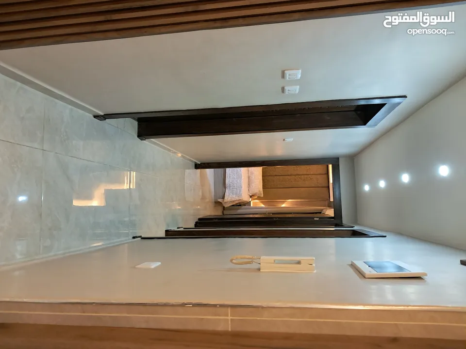 للايجار متاحه من تاريخ 15\6لغايه 27\6شقه محدثه نظام تشطيب كامله فندقي فرش مجهز فندق تفصيل