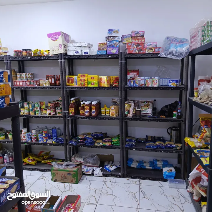 سوبر ماركت للبيع في موقع ممتاز بالقرب من مسجد نزال الكبير على الشارع