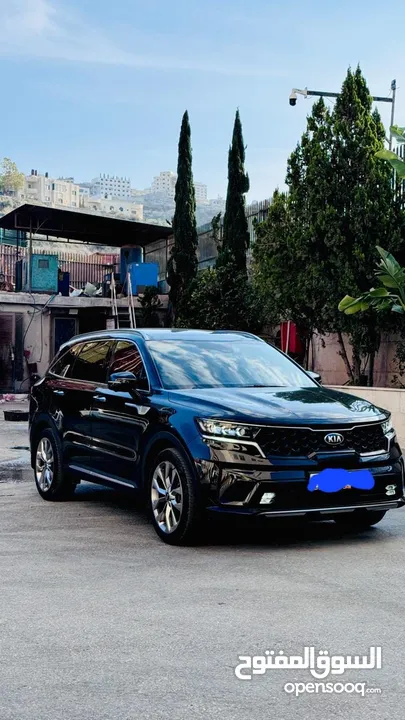 للبيع جيب كيا سورينتو مميز ترخيص 2020 كامل الاضافات  لون اسود ملوكي