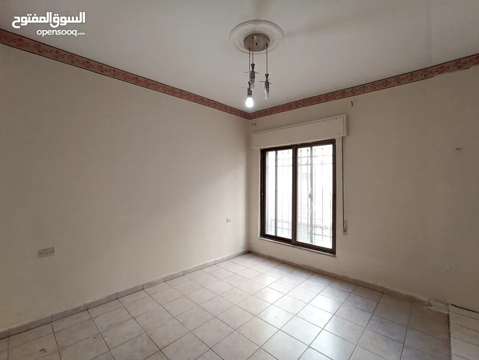 شقة غير مفروشة للإيجار 200م2 ( Property 18990 )-175072800