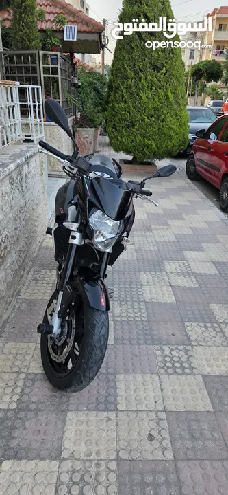 دراجة ابريليا 750 cc بحالة ممتازة 2016 ماشية 24000 فقط مالك ثاني صيانة دورية في الشركة 3200 دينار