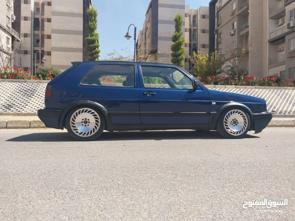 جولف 2 كوبيه gti فبريكه دواخل و سقف و كبوت و شنطه من الخارج