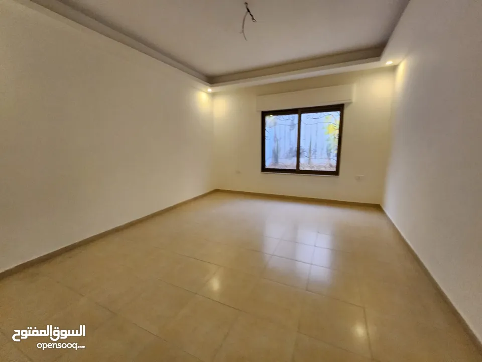 شقة فارغة للبيع في دير غبار  ref : 14242