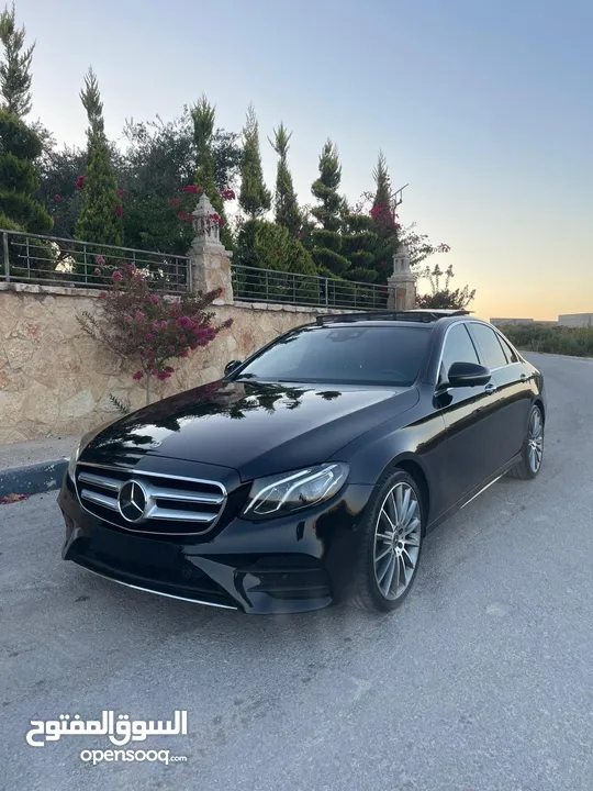 Mercedes Benz E300 بنزين بحالة الوكالة