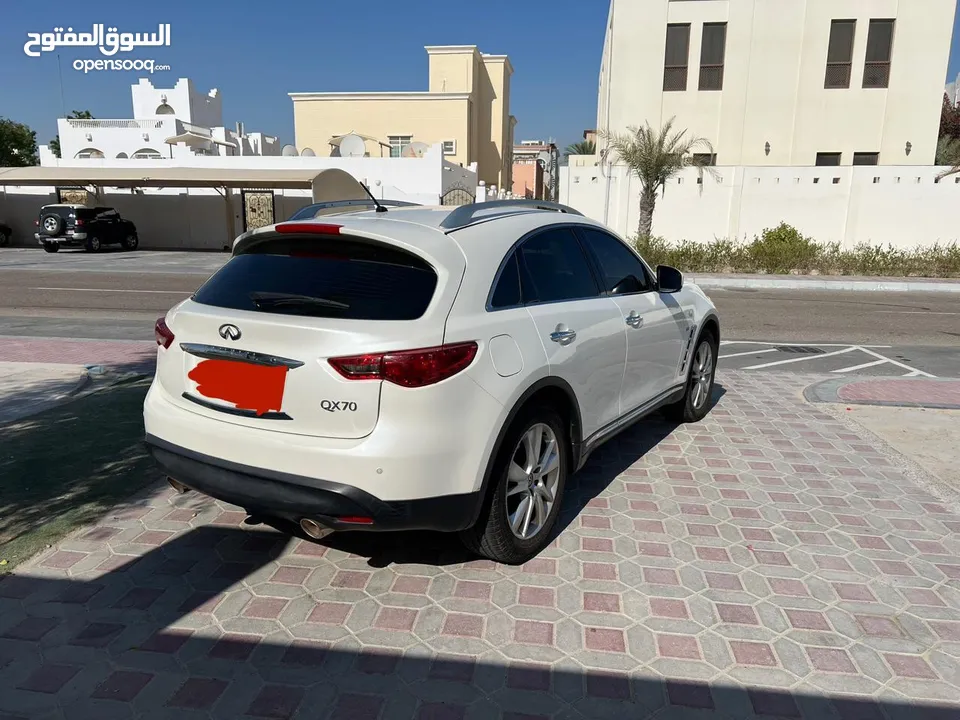 إنفينيتي QX70