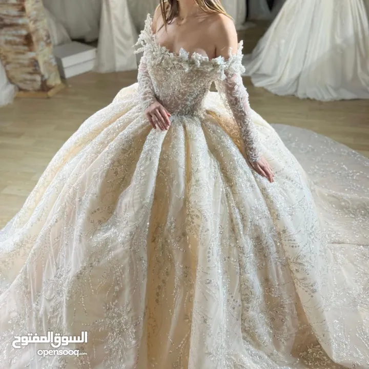 فساتين زفاف وخطوبة بالجملة