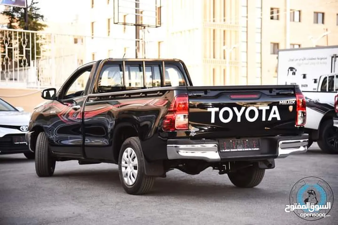 Toyota Hilux 2023 هيلوكس كبينه واحده واطي 2023 جير عادي عداد زيرو كفاله الشركة