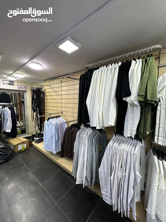 ديكور محل ملابس للبيع