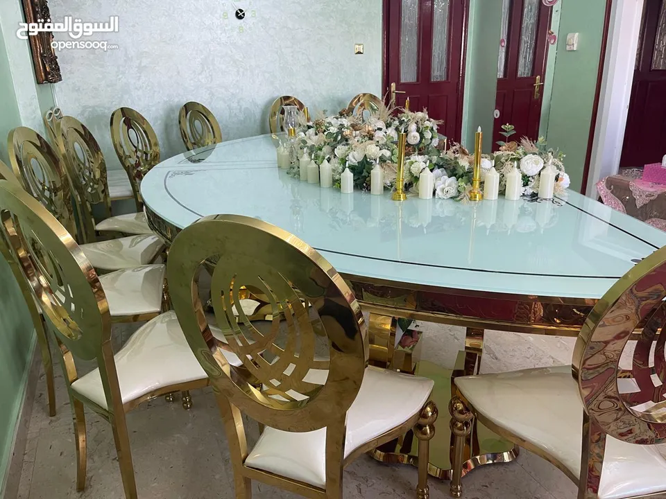 طاولة سفرة جديده وراقية مع 10 كراسي مذهبة وعليها ديكور ورد  Modern Golden Dining Table + 10 Chairs