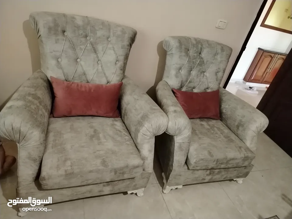 كنب صالون تفصيل  للبيع بحاله جيده جدا مستعمل اشي بسيط