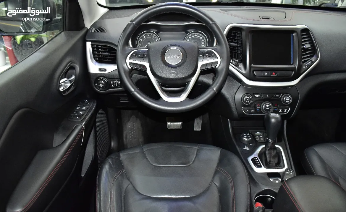 Jeep Cherokee TrailHawk ( 2014 Model ) in Grey Color GCC Specs