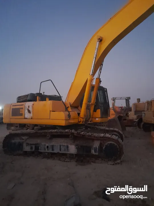 Komatsu 155-6 2011&D8R 2008 PC400-7 m2012