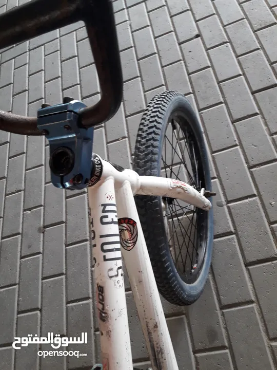 دراجه هوائية من نوع bmx عليها قطع stln و ahadow