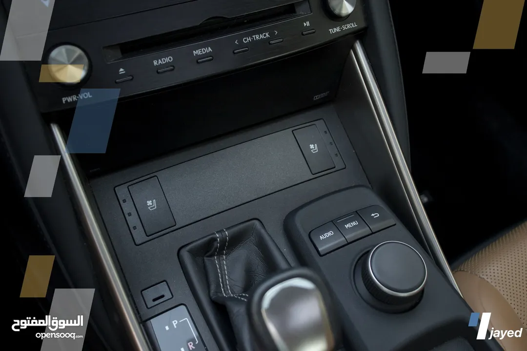 Lexus IS300H 2018 - للبيع