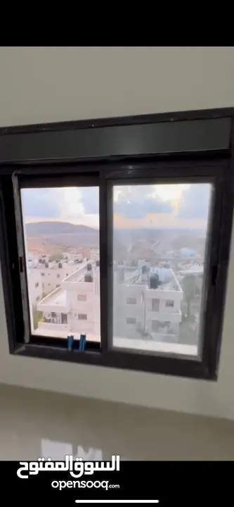 شقة للبيع في بيتونيا بالقرب من مسجد سيف الدين تشطيب سوبر ديلوكس حديثة البناء  مساحة الشقة 200 م صافي