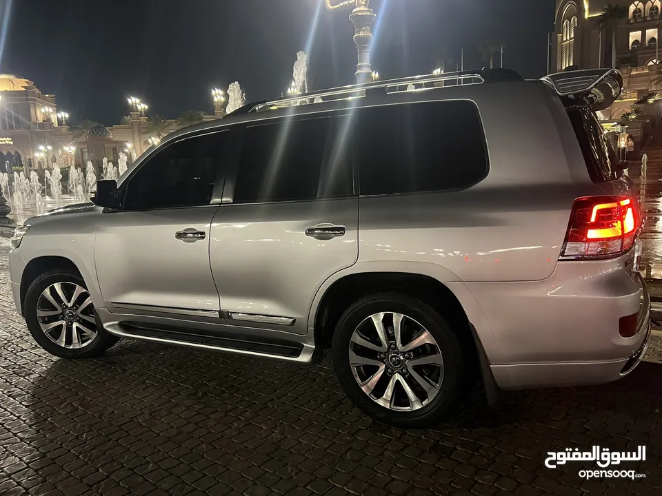 Toyota Land Cruiser Vxr 5.7 2016