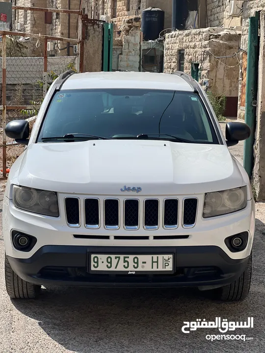 جيب كومبس ماطور 2000 بنزين اتومات انتاج 2014.   يد 0 عداد km اصلي 164000 جوال    اصل اجار
