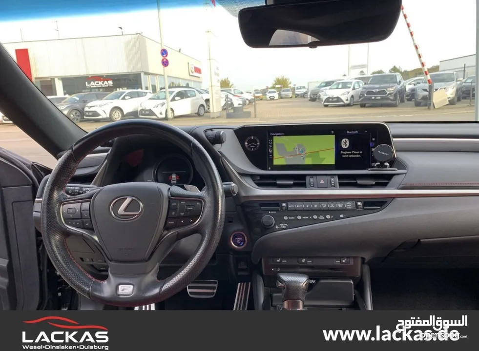 LEXUS ES300 F SPORT 2020 داخل احمر