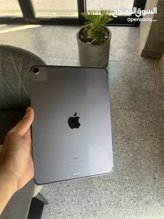 iPad Air 64Ggيدعم شريحة