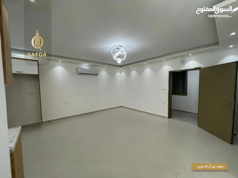شقة غير مفروشة مميزة بتشطيب عصري واطلالة بالقرب من بنك فلسطين الادارة العامة