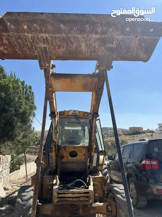 جرافه jcbللبيع بحاجه لماتور
