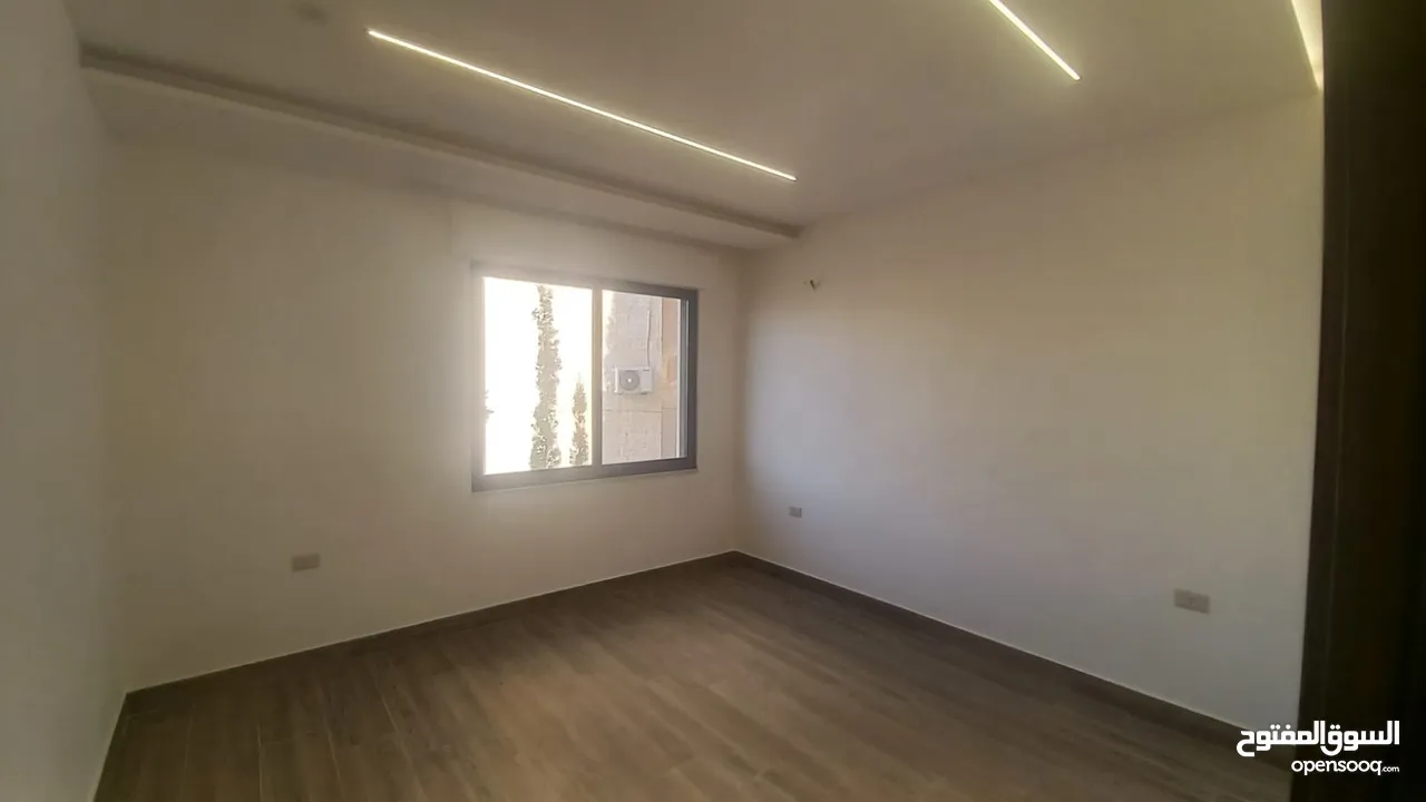 شقة غير مفروشة للبيع في ام اذينة   ( Property ID : 40882 )