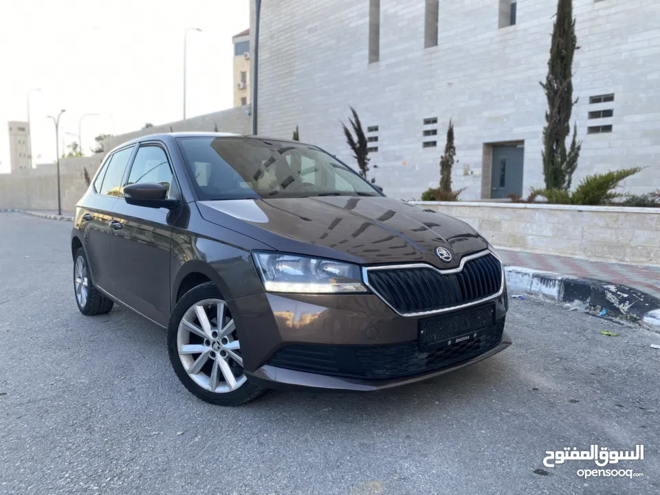 سكودا فابيا اوتومااتيك .. داخلية مميزة لون بيج بسعر مميز فقط 67 الف شيكل ..