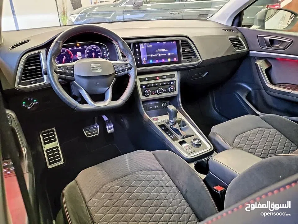 سيات أتيكا FR كاملة الإضافات محرك 1500 بنزين 150 حصان FR داخلي وخارجي كامل عداد. 30000 كم أصل ألماني