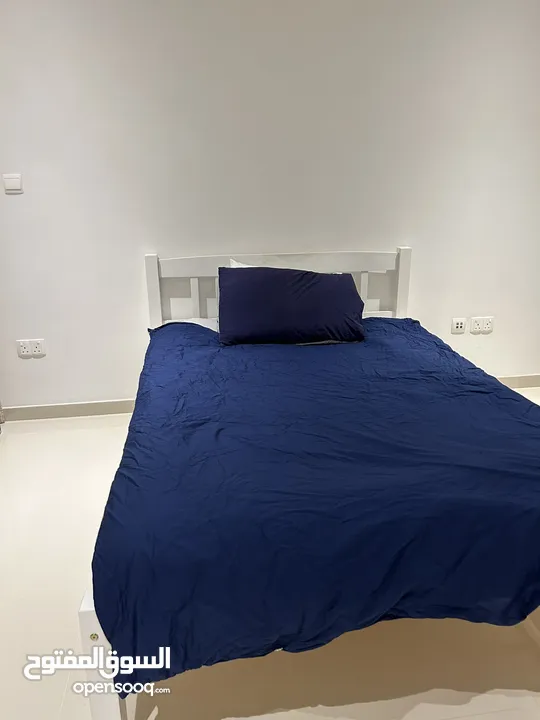سرير للبيع مع الفرشة bed for sale with the mattress