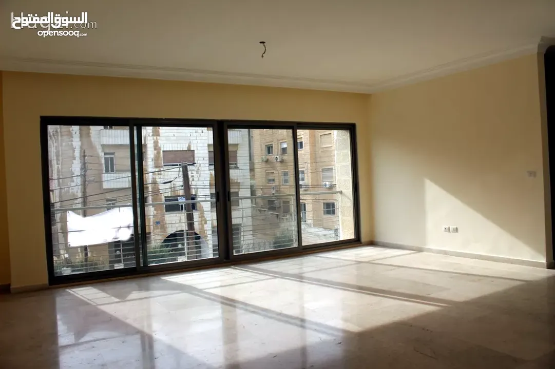 شقة غير مفروشة للإيجار 235م2 ( Property 11564 ) سنوي فقط