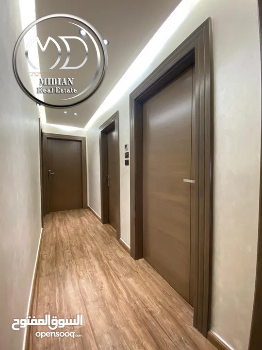 شقة للبيع طابق اخير مع روف خلدا مساحة 350م 4 نوم تشطيبات و ديكورات فاخرة اطلالة جميلة