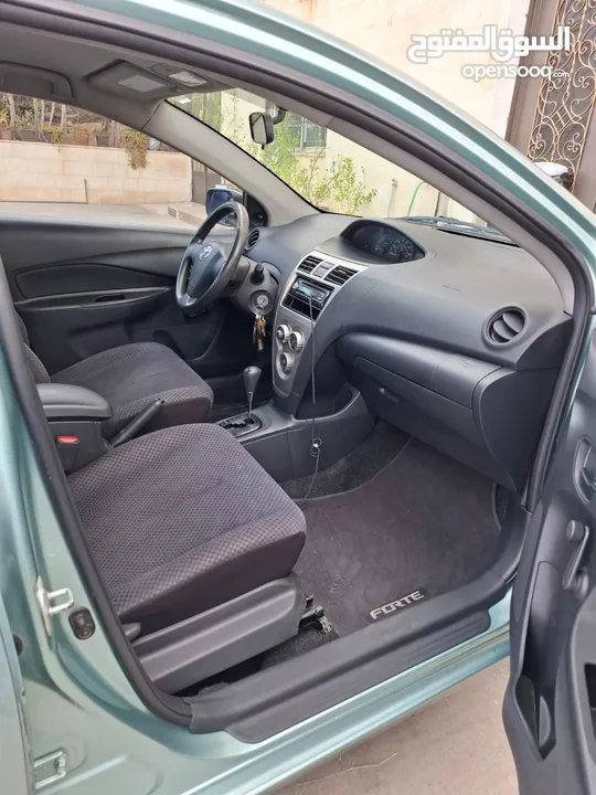 تم تخفيض السعر للبيع تويوتا يارس 2009 Toyota yaris 2009 غير قابل للتفاوض