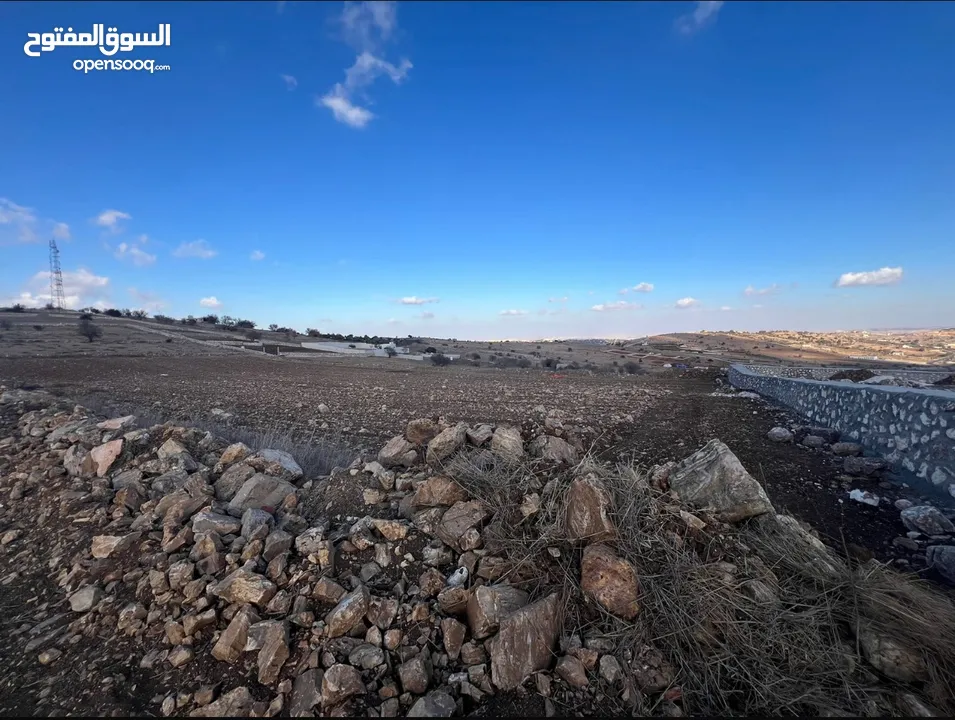 قطعة ارض زراعية مرتفعة خلف جامعة عجلون الوطنية ، بافضل اطلاله في عجلون - من المالك وبسعر مغري